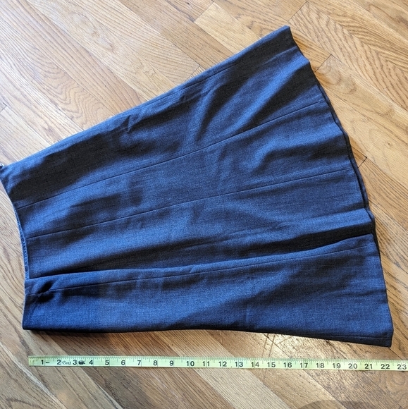 Calvin Klein Size 2 Gray Lined‎ Fit & Flair Stretch Panel Skirt - Picture 4 of 6